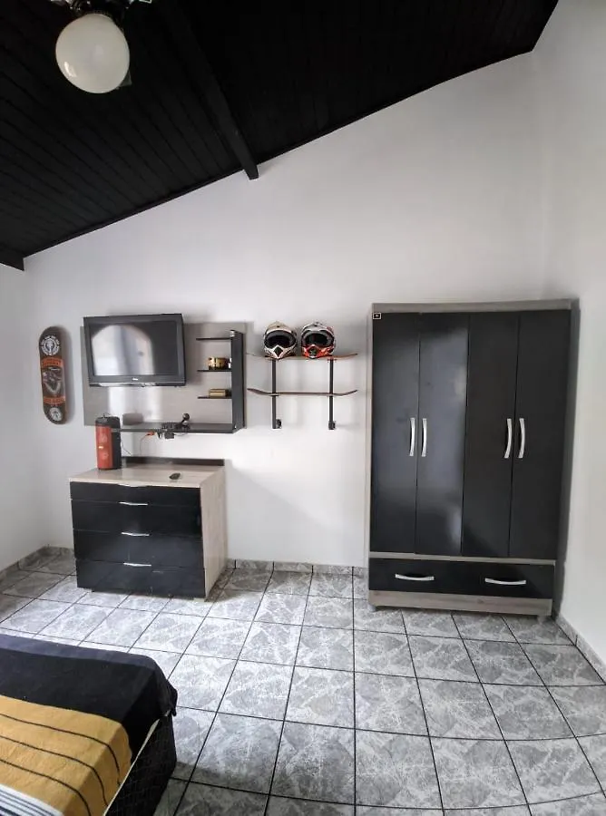 Quarto em Acomodações Particulares Califorte House Apartamento Cabo Frio